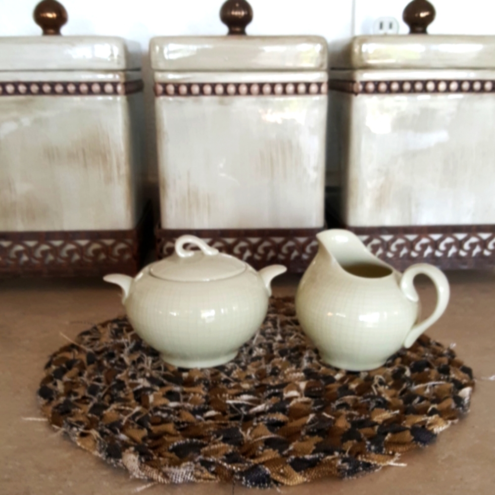 Pottery Look Sugar and Creamer Set